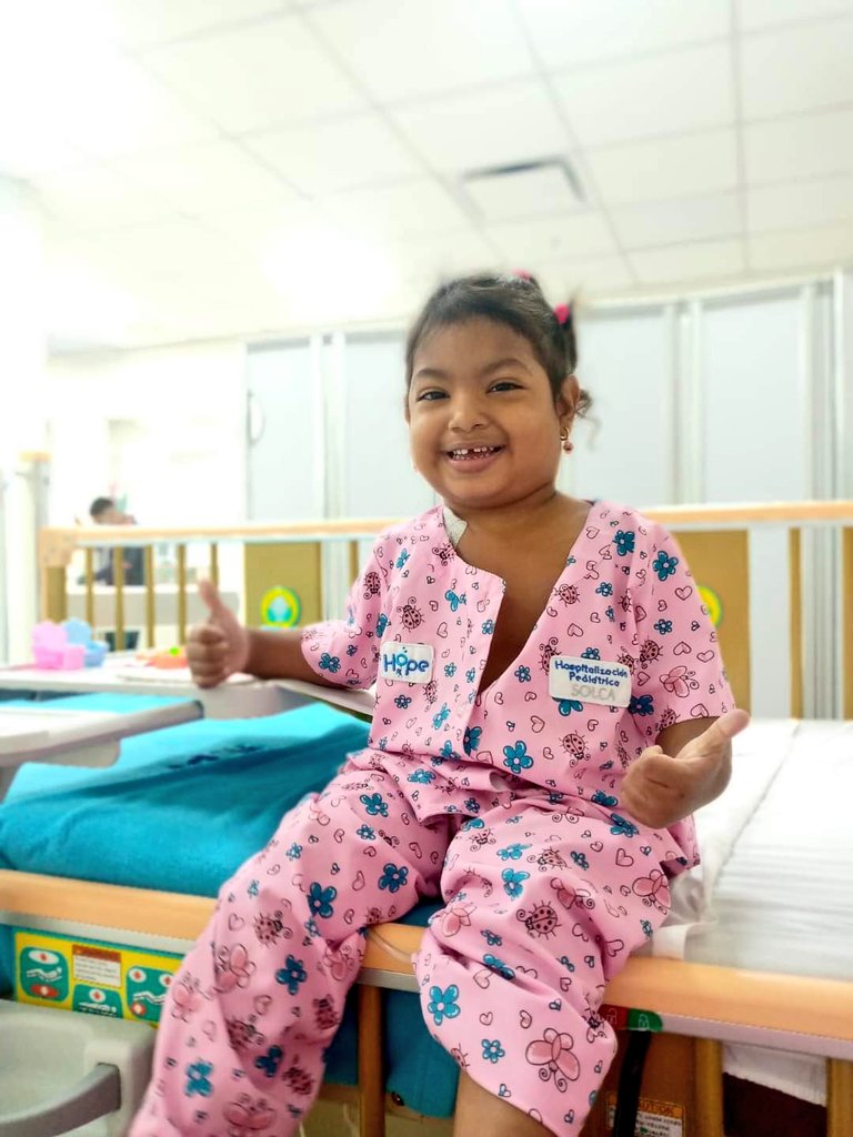 PaolaSmith2812's tweet photo. Dios Bendiga sus Manos Solidarias ♥️🙌🏽♥️llegamos a la pequeña Mahely con muchísimo amor, oren también por ella por favor 🙌🏽♥️🎗 #NoMásCáncer #másoración #siemprefe #soylavoluntariaintensa 🙋🏽♀️💪🏽🎗 https://t.co/PTK82cUGnl