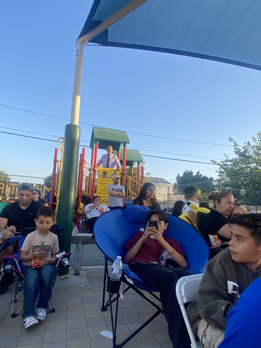 ARMINTASTEEC's tweet photo. We had a great movie night yesterday! We watched Encanto, had some popcorn, and made great memories for our students, families, and staff. #family #lausd #earlychildhoodeducation #movie #encanto https://t.co/TkFl6zPaeI