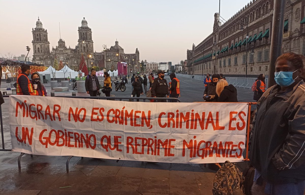 “Migrating is not a crime, criminal is a government that represses migrants!” ✊🏿💥#NoOneIsIllegal #NadieEsIllegal 📸:@RadioZapote