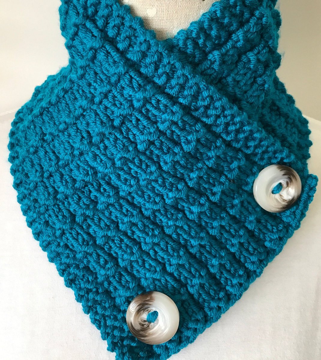 Teal neck warmer. Other colours available.Soft and cosy.
 #etsy #knitted #teal #shopindie #UKGiftHour #UKGiftAM #suppportsmallbusiness etsy.me/3BqMzl0