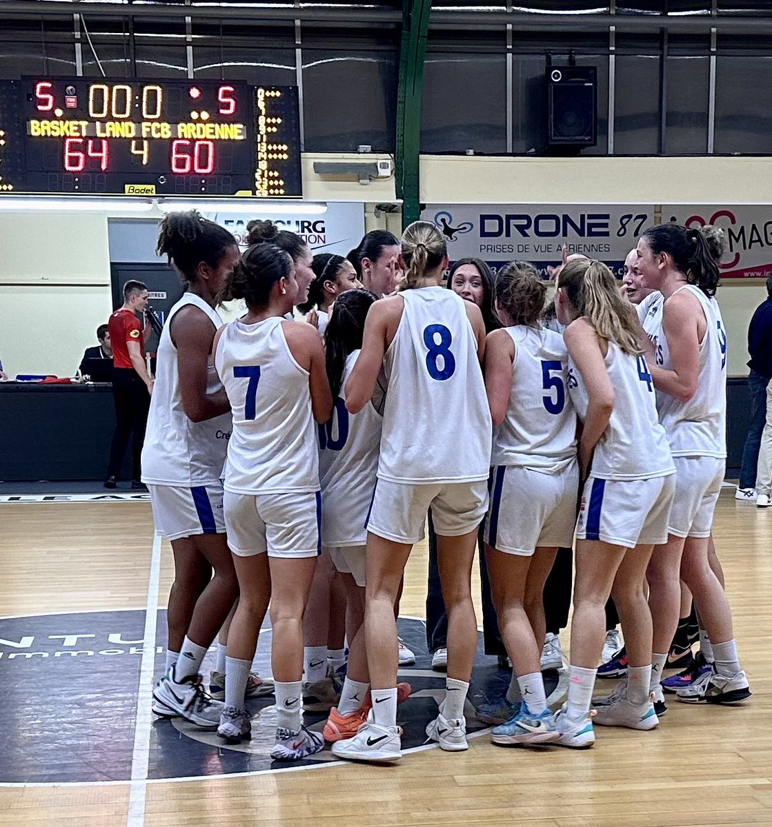 #U18Elite 🏀 PETITE FINALE ET FINALE DU CHAMPIONNAT DE FRANCE U18ELITE A 🏀
📍Salle Mu’
🕐 13h15 - Match 3ème place > <a href="/BasketLMA/">BLMA</a> 🆚 <a href="/FlammesCarolo/">Flammes Carolo</a> 
🕞 15h30 - FINALE - <a href="/usombasket/">USO Mondeville Basket</a> 🆚 <a href="/BasketLandes/">Basket Landes</a> 
LIVE 🎥 ➡️ share.myplay.com/public-live/li…