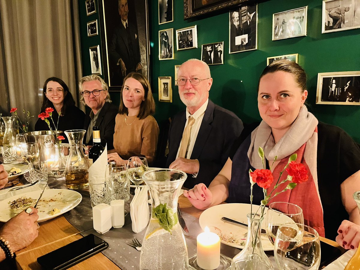 hvanspall's tweet photo. 📸 can never do the spirit of #Krakow or #MIRCIM justice!

Loved connecting w Dean #PaulObyrne &amp; @MacDeptMed colleagues who I haven’t seen in years.

So grateful to the wonderful organizers &amp; my internal medicine colleagues who opened their events &amp; arms to this 👦🏼 of mine. https://t.co/LzIvETFJ90