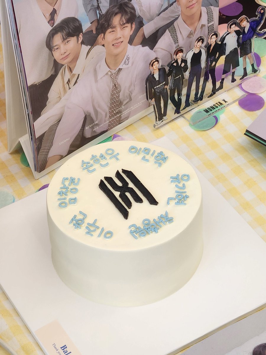 reply2015_MX's tweet photo. 📢

카페 전체 마감 했습니다! 찾아와주신 분들 모두 감사합니다. 부족한 부분이 많았는데도 많은 격려와 응원 보내주셔서 더할 나위 없이 행복한 이틀 보냈습니다! 정말 감사합니다!

#내_신경은_온통_몬엑이었어
#응답하라_2015 https://t.co/AOE3clEgew