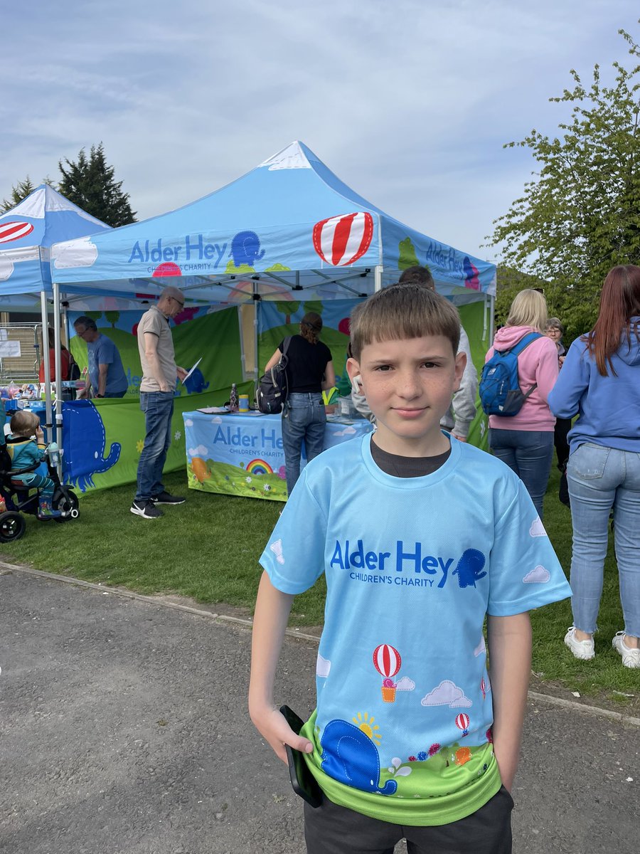Early start for Oli's Safari walk for <a href="/AlderHeyCharity/">Alder Hey Children’s Charity</a> <a href="/AlderHey/">🏥 Alder Hey 💙</a>. Alfie raised an amazing £2388 and just 4 weeks post op is excited to do the walk today. Big thanks to all who shared the story and donated. 

justgiving.com/campaign/olisa…