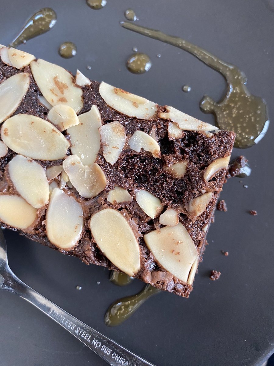 crypticrunics's tweet image. semoga yang nyiptaiin brownies rider masuk surga. ENAKKKK BGT ANJIR