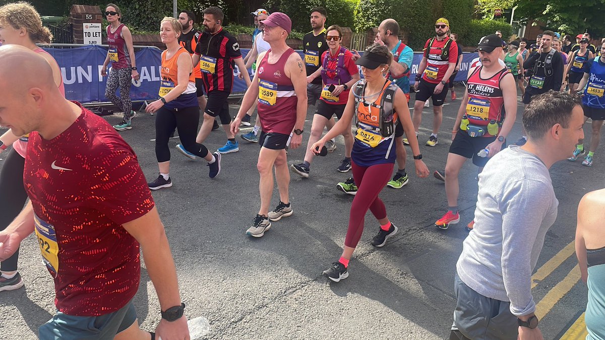 Up here with the @mnd team and the atmosphere is just amazing. Very best of luck to all the fantastic runners today #RobBurrowMarathon