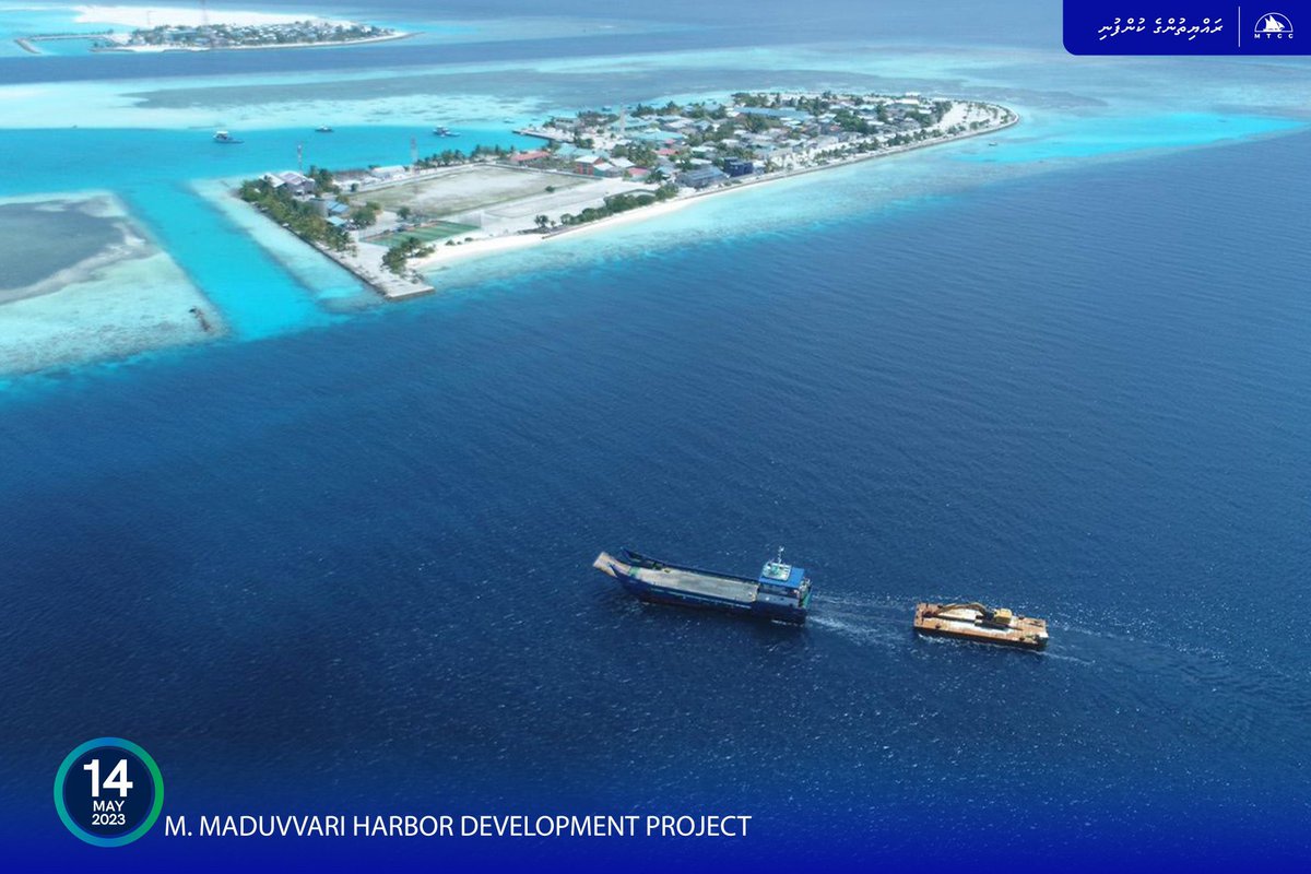 xaahidhu's tweet image. މ. މަޑުއްވަރީ ބަނދަރު ތަރައްޤީ ކުރުމުގެ މަޝްރޫޢުގެ އަމަލީ މަސައްކަތް 14 މެއި 2023 ވަނަ ދުވަހު ފެށިއްޖެ. މިހާރު ކުރިއަށްދަނީ ނެރަށް ވަދެވެން އޮންނަ ދިމާ ފުންކުރުމުގެ މަސައްކަތް.
#MTCCProjects #RayyithungeKunfuni
@MTCCPlc @ibusolih