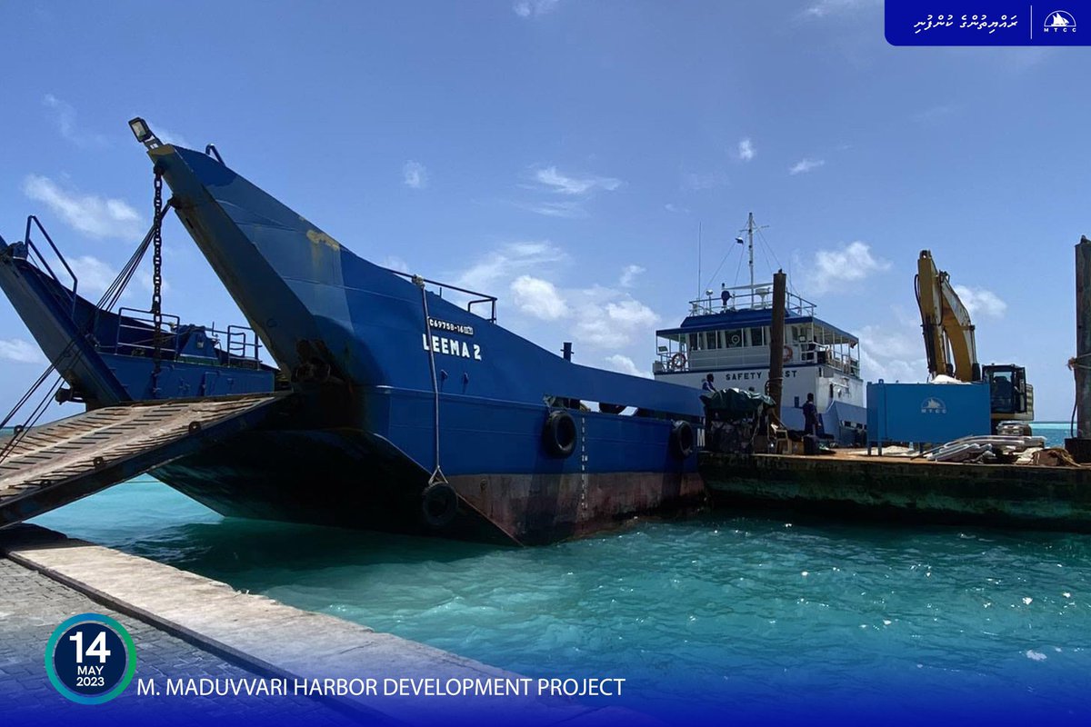 xaahidhu's tweet image. މ. މަޑުއްވަރީ ބަނދަރު ތަރައްޤީ ކުރުމުގެ މަޝްރޫޢުގެ އަމަލީ މަސައްކަތް 14 މެއި 2023 ވަނަ ދުވަހު ފެށިއްޖެ. މިހާރު ކުރިއަށްދަނީ ނެރަށް ވަދެވެން އޮންނަ ދިމާ ފުންކުރުމުގެ މަސައްކަތް.
#MTCCProjects #RayyithungeKunfuni
@MTCCPlc @ibusolih