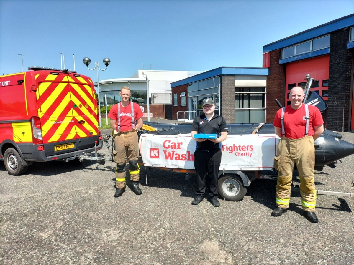 WarrFS's tweet photo. 🚗 🧽🪣   We would like to say a massive thank you to everyone who came and supported our car wash with @SHeathFS  yesterday. 👏 👏 👏 

We managed to raise an amazing £1002.10 for @firefighters999  

Also a huge thank you to @Dominos_UK  for providing our crews with lunch 🍕 https://t.co/bQmhwtWuDB