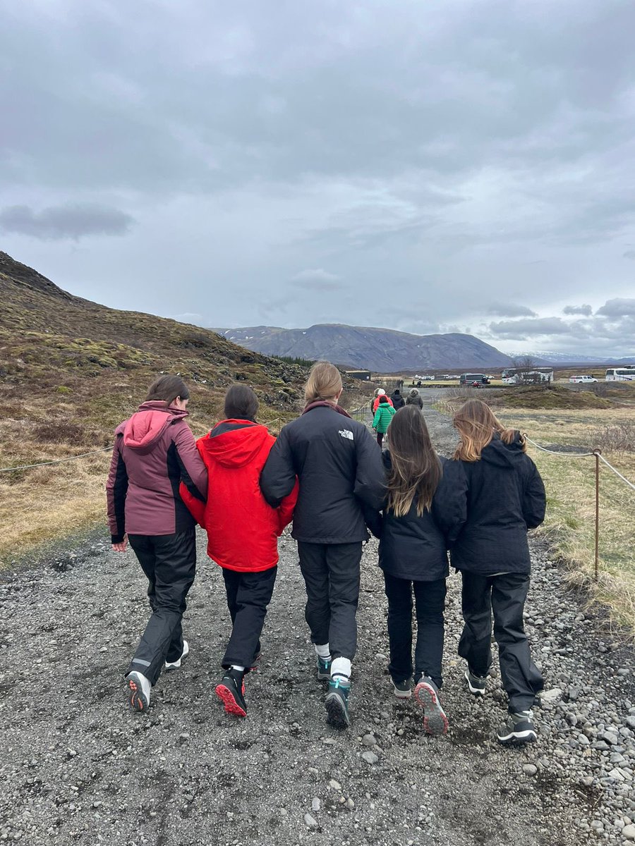 DESCGeography's tweet photo. Team Iceland, Day Three🇮🇸
📍Gullfoss and Faki waterfalls 

#DESCtrips 
#DESCtrips2023
#DESCIceland 
#GrowAtDESC https://t.co/JlQGeTjEqI