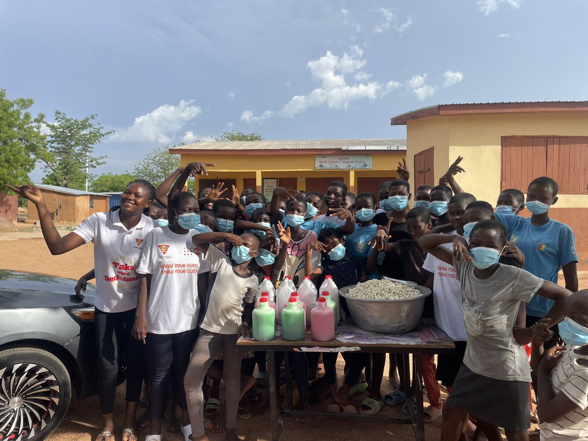 AnyokaMartin's tweet photo. UNFPA-PPAG Girls Empowerment project of empowering adolescent girls economically to be able to provide for their basic needs such as sanitary pads, books etc.@UNFPAGhana @kwasiSELASSIE @kabacaesar @Emilo_saved @AdubeaAmoah https://t.co/79eYJlSpPE