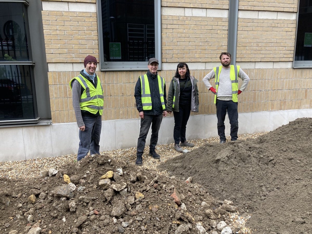 Jack Skillen (@jackskillen) on Twitter photo Always inspiring working with <a href="/cityscapesUK/">Cityscapes</a> who have brought so many amazing green projects to London Bridge. This garden is made from rubble reused from local building sites and will soon look very different in this grey spot outside the Guy’s Cancer Centre. Always inspiring working with <a href="/cityscapesUK/">Cityscapes</a> who have brought so many amazing green projects to London Bridge. This garden is made from rubble reused from local building sites and will soon look very different in this grey spot outside the Guy’s Cancer Centre.