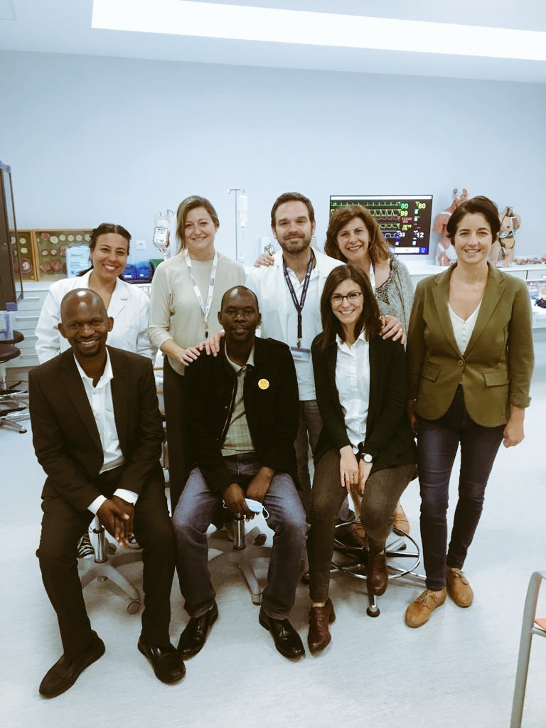 4/10: Visited the Centre for Advanced Simulation at University CEU Cardenal Herrera. CEU has a state of the art simulation operation room and simulation lab   where teachers and students engage in simulated clinical and surgical environments before students encounter patients.