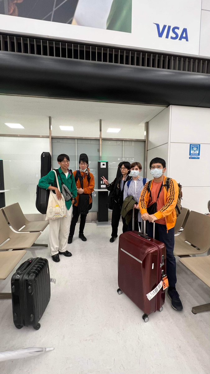 bigromanticrec's tweet photo. \\ everfor 東京到着 //

遂に4年ぶりの来日！
今日は渋谷・スクランブルスクエアにてBIG ROMANTIC SHOWに出演します！
そして明日からバンド初となる東名阪ツアーが開幕します🧧💥

https://t.co/4RaSX5sPke https://t.co/OvkElAmMGW