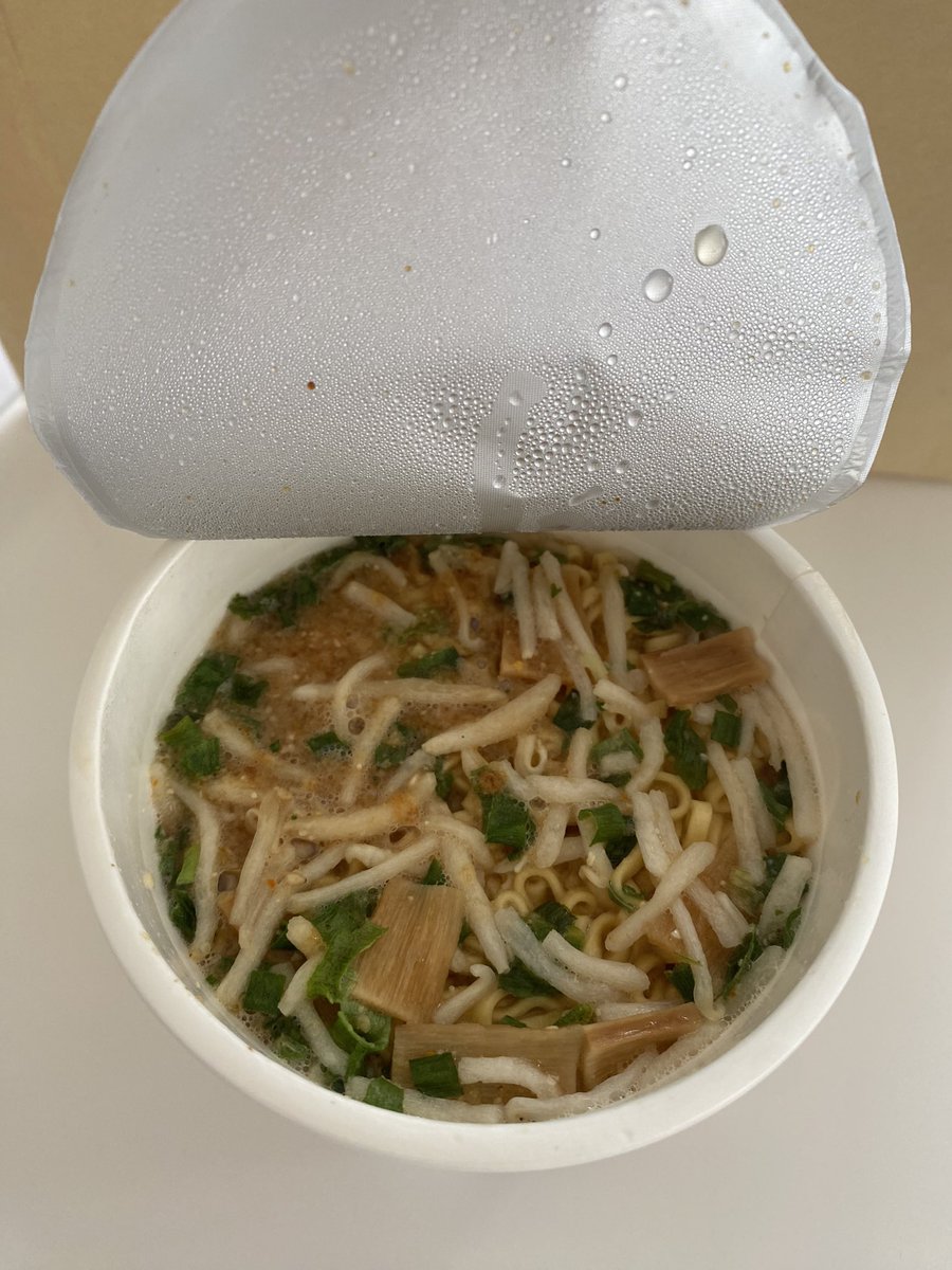 shibanko82's tweet photo. メンマともやしたっぷりで、食感も◯
普段カップラーメンをそんなに食べない子どもたちも、一口食べて「美味しい！」と絶賛。
辛いラーメンが好きなので、後半は辛みをプラスして、最後まで飽きることなくご馳走様でしたー。 https://t.co/6XpibseK51