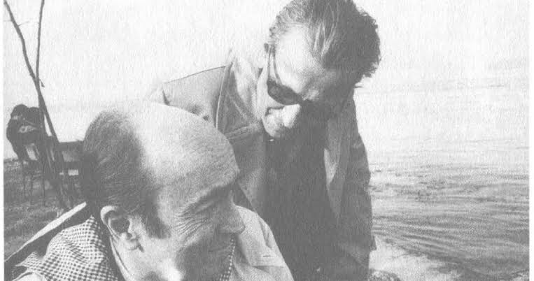 bubisanatcom's tweet photo. "Madem ki güzelsin,
güzeli yaşatmak için
Madem ki iyisin, iyiliği yaşatmak için
Madem ki umutlusun,
umudu yaşatmak için
Hadi uyan" https://t.co/4uTzwIHu6h