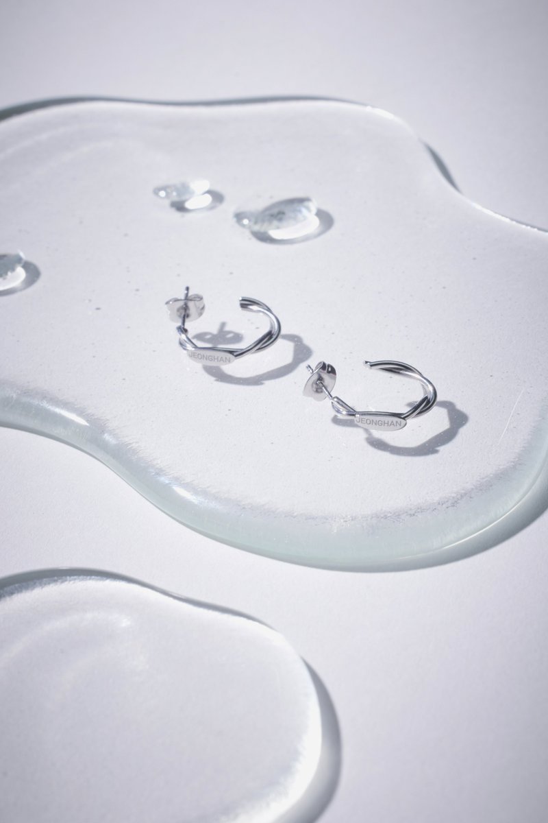 JEONGHAN 🔗 EARRINGS from JEONGHAN SEVENTEEN 8th Anniversary Merch