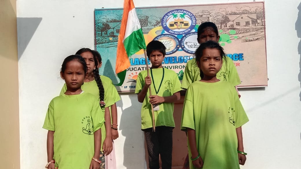 vdf2018's tweet photo. పిల్లలలో దేశం పట్ల బాధ్యత, భక్తిశ్రద్ధలు, గౌరవం పెంపొందించడం కోసం ప్రతి ఆదివారం #vdfgurukulamschools లో "జాతీయగీతాలాపన" కార్యక్రమం నిర్వహించడం జరుగుతోంది...
#5yearsofvdf #VDF #Villagedevelopmentforce #nationalanthem #JanaGanaMana #NationalAnthem🇮🇳 https://t.co/vz11NI7wt7
