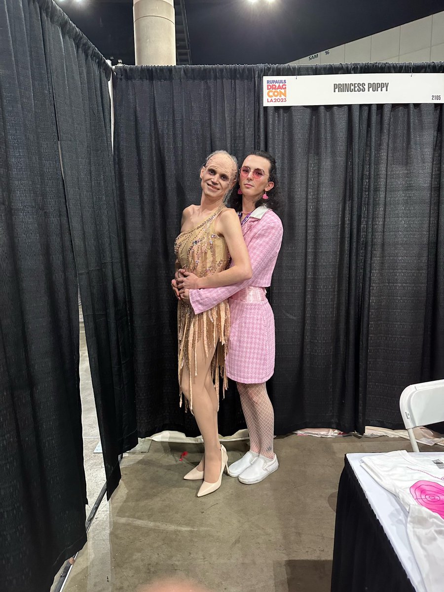 itsjunegemini's tweet image. Cannot stop thinking about Princess Poppy... the versatility is impeccable, I'm in love with her

#DragRace #DragCon #PrincessPoppy @RuPaulsDragCon