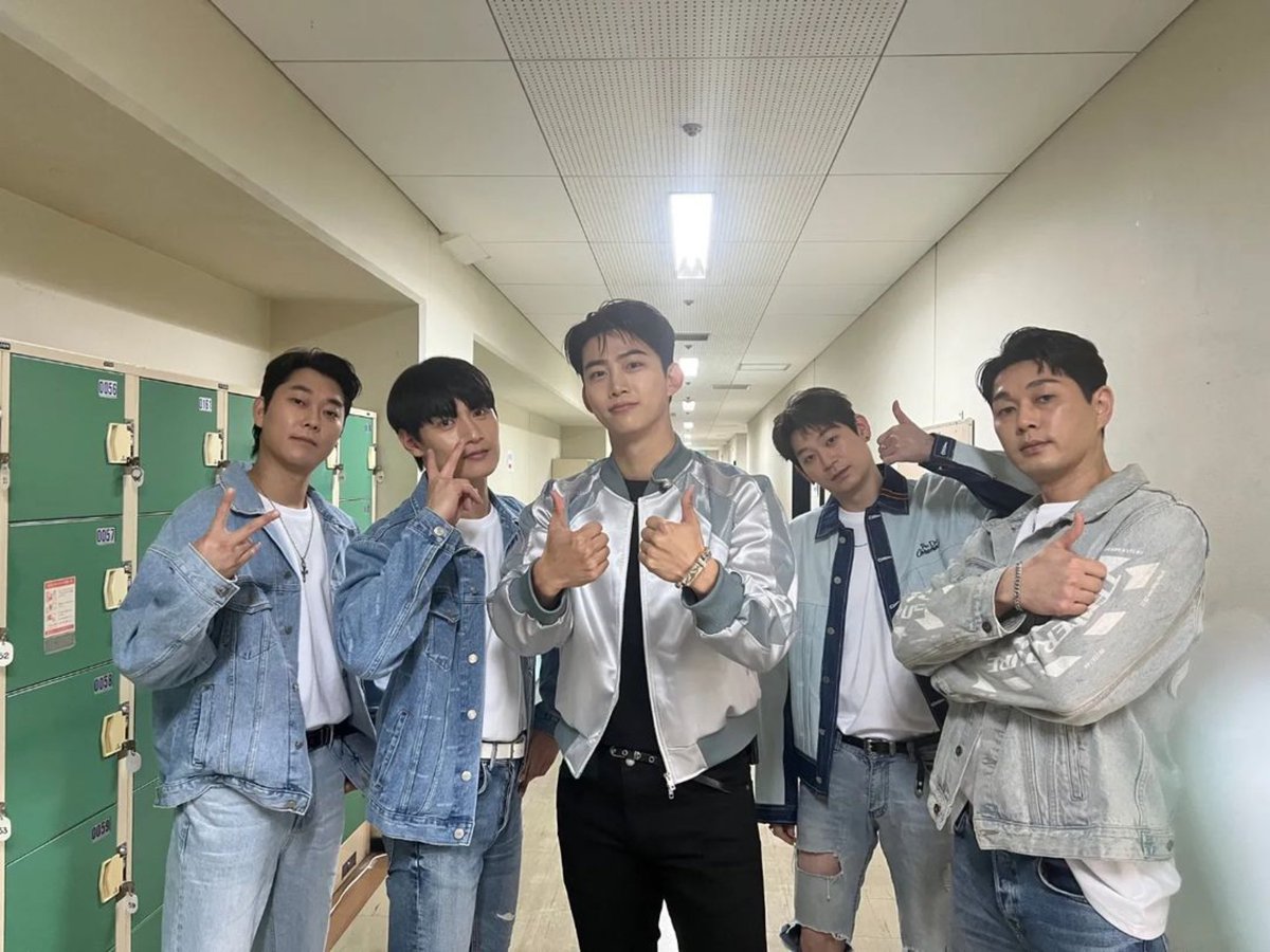 Team_Taec's tweet photo. 【kim_hyunseung0323 IG】
옥택연 partTYtime fanmeeting
Osaka, Tokyo end~!!! 다들 너무 고맙고 수고했어~^^👍
#옥택연 #parttytime #fanmeeting #japan #birthday https://t.co/AyNF5RaTZh