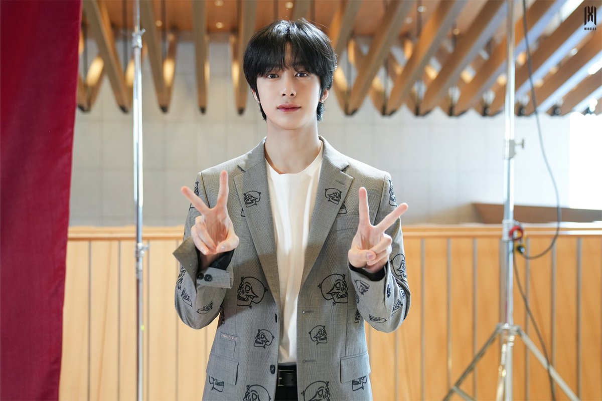 ArchiveChw's tweet photo. 230514 No Limit Behind - Hyungwon

#HYUNGWON #형원 https://t.co/ju2BQ3AvMA