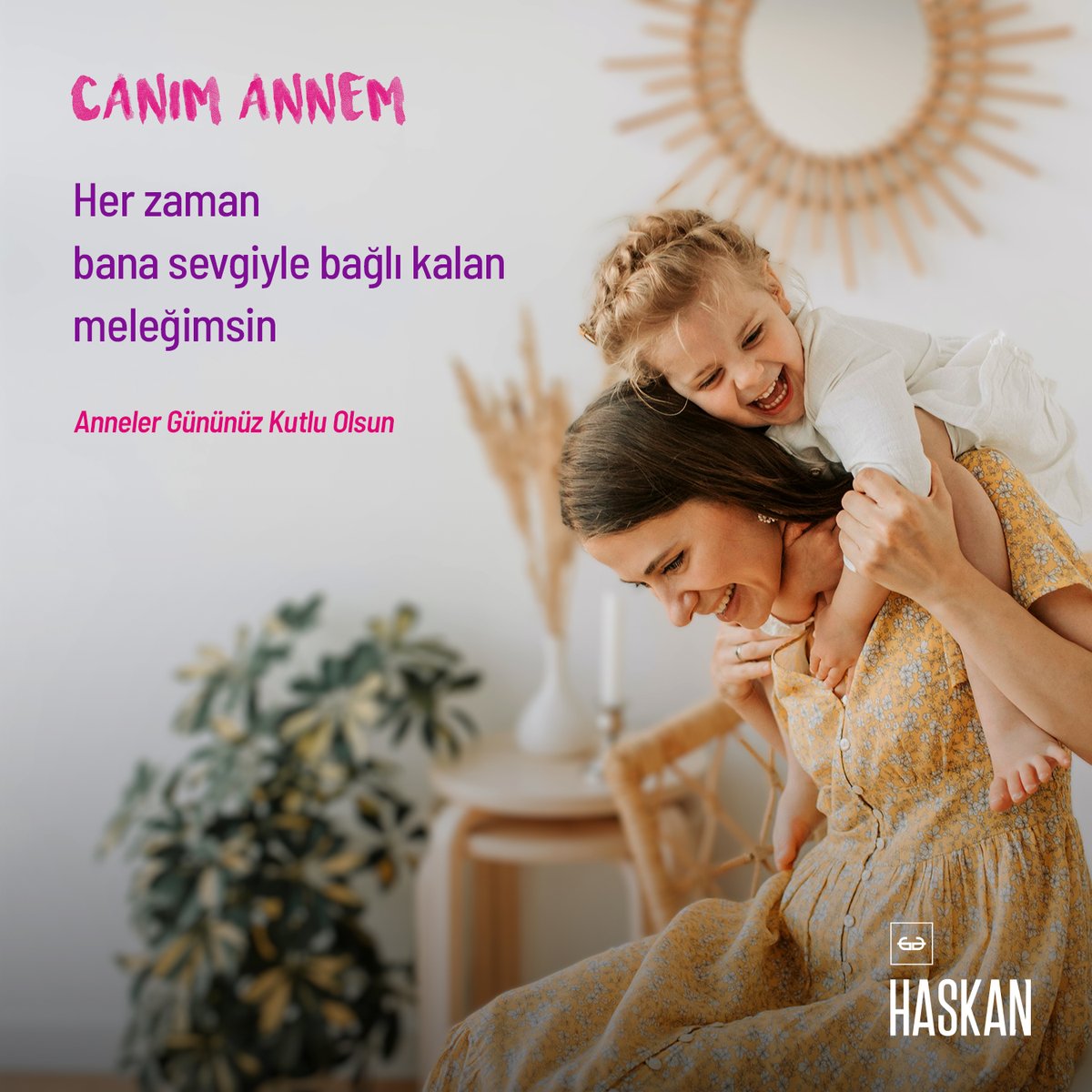 Her zaman bize sevgi ile bağlı kalan annelerimizin

Anneler Günü Kutlu Olsun!

#AnnelerGünü #KutluOlsun #CanımAnnem