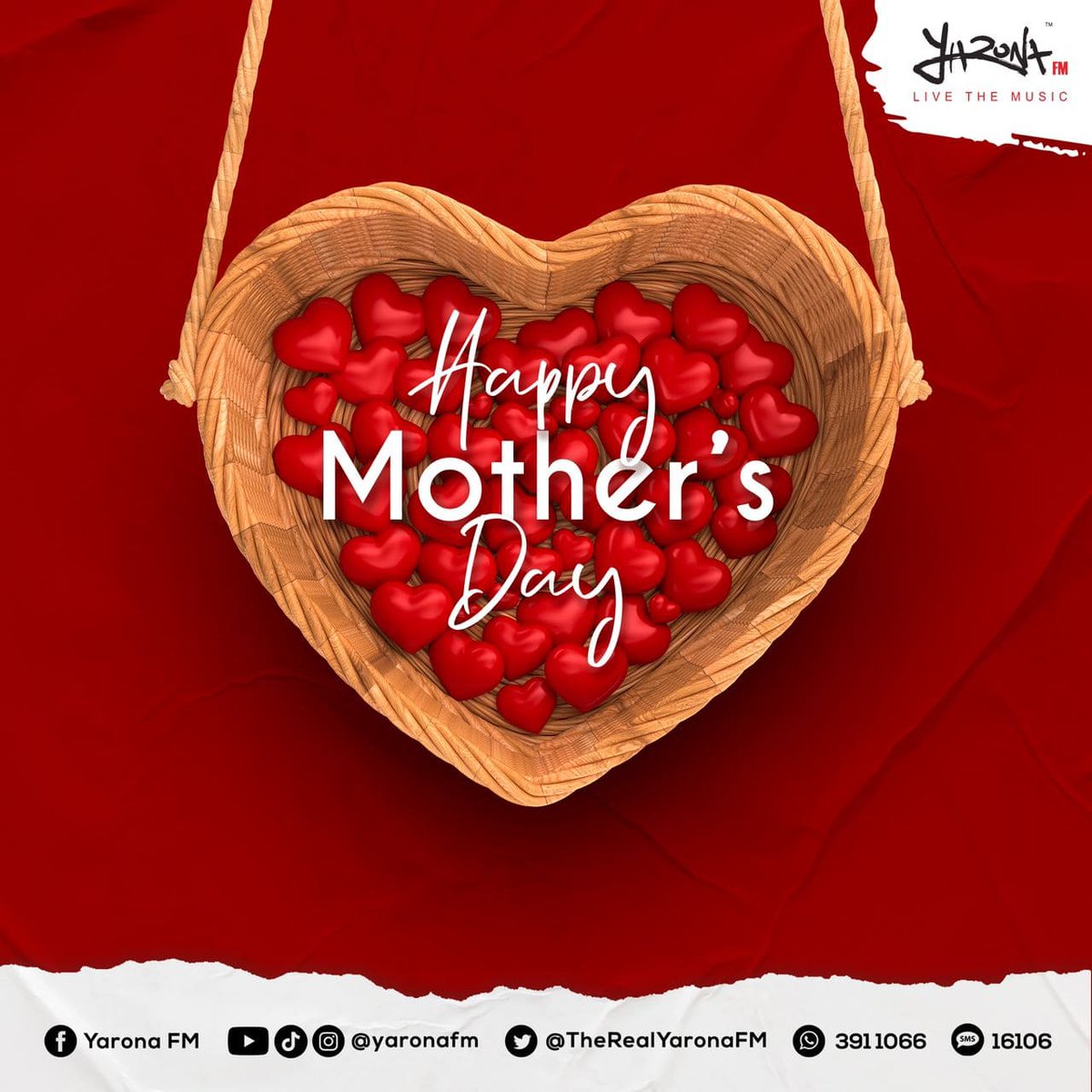 yaronafm's tweet photo. They say Life doesn't come with a MANUAL but it comes with a MOTHER.❤️👩‍👧‍👦

To every mother or mother figure, rea lo leboga, rea lo rata. Thank you for all the support, the encouragement and the patience through difficult times. 😭🥰

Happy Mother's Day to You🌸🌷💐🌹🌺 https://t.co/1zYuBJ6eTd