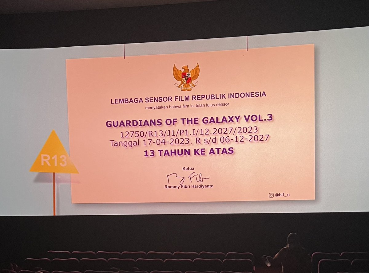 Ya Allah gusti bukannya gue gasuka sama anak kecil, tapi di film ini aja udah jelas untuk 13tahun ke atas bukan anak dibawah 10tahun apalagi balita gini berisik😭😓 <a href="/cinema21/">Cinema XXI</a>