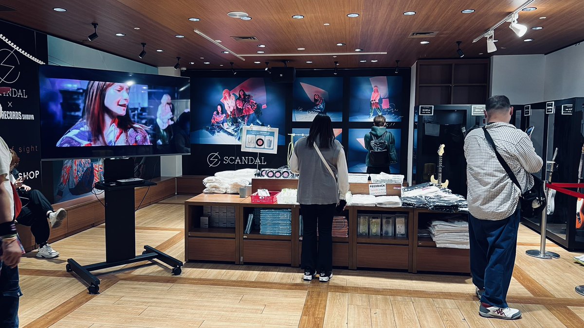 URk0m's tweet photo. 大阪以来4日ぶりに4人と会えた🥹
今回は1人1枚だから会話時間は短かったけど…って人見知り&amp;口下手&amp;緊張で全然話せなかったんだけど4人の笑顔に癒された💕
#SCANDAL
#SCANDAL_LOS 
#Lineofサイン会 https://t.co/wyVFxnuDma