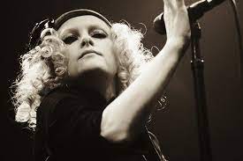 Also want to wish happy birthday to Alison Goldfrapp! 