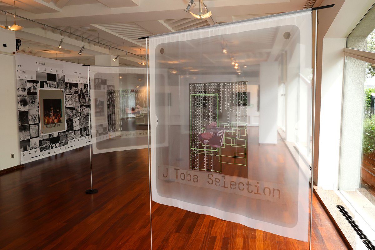 hwk_koeln's tweet photo. Die Handwerkskammer wird zum Ausstellungsraum von „GHOSTS@WORK“ der Künstlerin Lilly Lulay. Wir freuen uns sehr, dass Handwerk und Kunst bei diesem Projekt zusammenkommen! Heute (14.5) Vernissage um 13 Uhr. Öffnungszeiten: Dienstags bis Sonntag 10-18 Uhr. https://t.co/YhnWjn7AUn