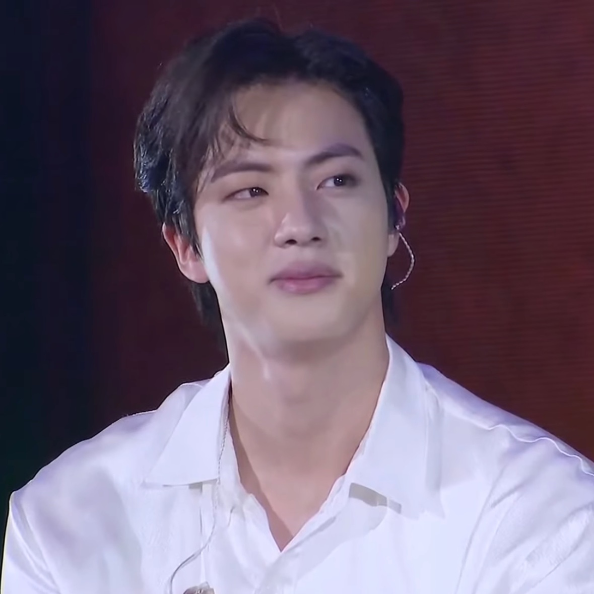 hourjinnie's tweet photo. A prince https://t.co/GYmnHHDNsL