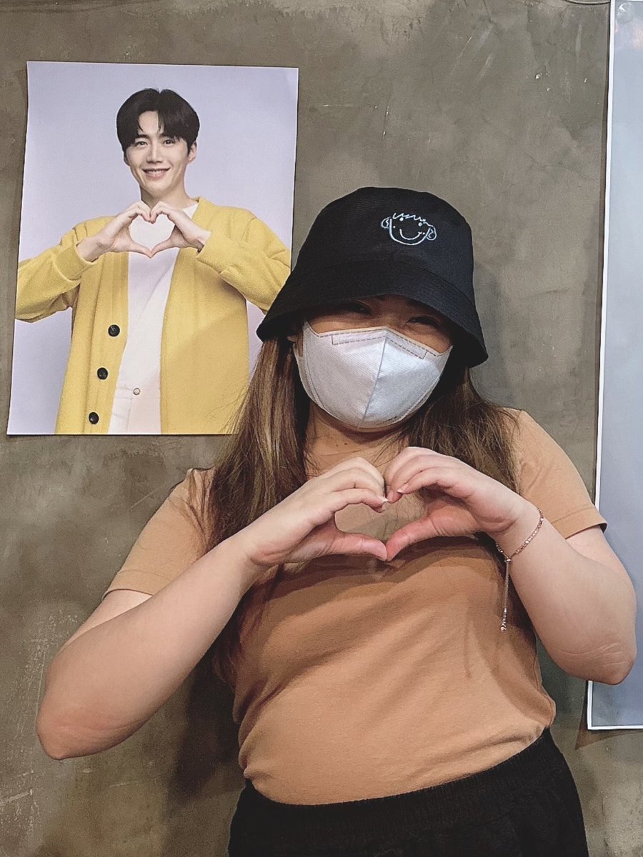 meymey0527's tweet photo. bucket hat from preferenceph 💙
#KimSeonHo #miimamask https://t.co/cBRBiq7bM8
