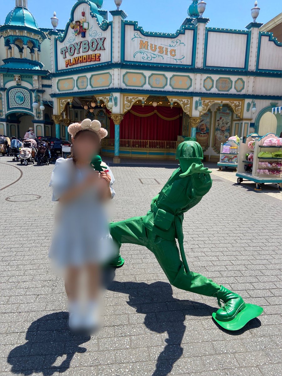sa_Shelliemay's tweet photo. 背が高くてノリが良い面白いアーミーさんでした🤣💚
ポーズすごいよ笑 https://t.co/n4GzE1WAR3