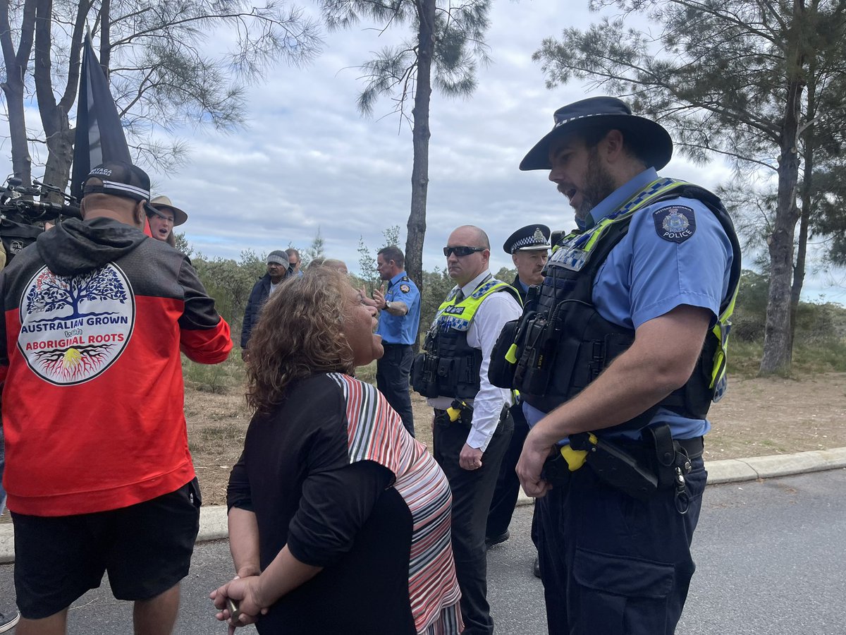 Sarah_Collard_'s tweet photo. Protest outside Banksia Hill Juvenile Detention Centre in Perth calling for more therapeutic support for young detainees and anger at prolonged lockdowns https://t.co/yVKtd59eXP