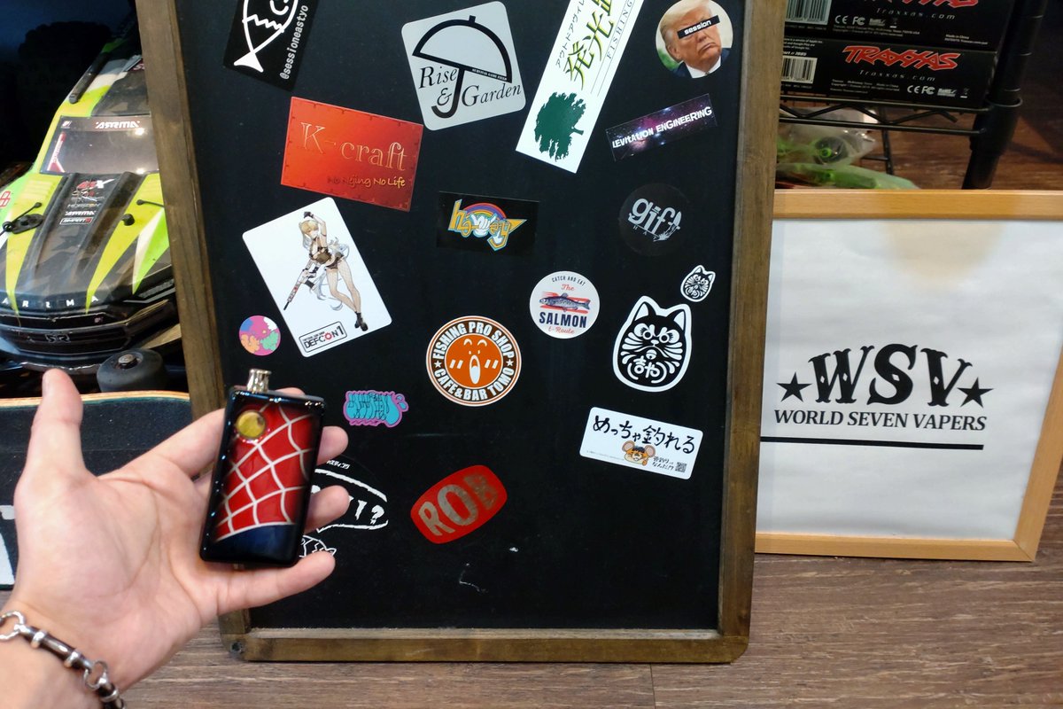 to_to_to_geo's tweet image. いつものお店の黒板にこっそりアイコンステッカー貼らせて貰ってたはんちぇ

#VAPE
#ハンチェ
#WSV