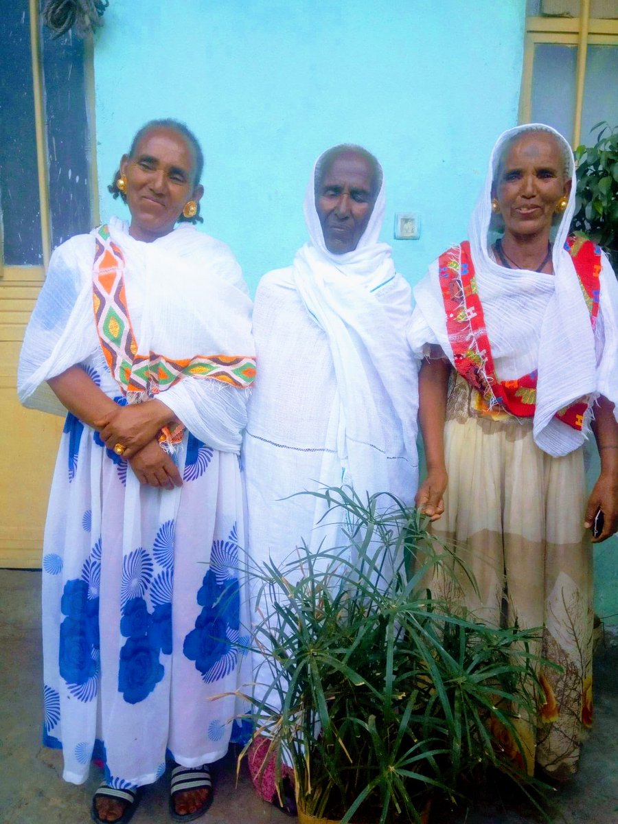 DestaHHagos's tweet photo. My mother, my grandmother, and my aunt.

Happy Mother's Day 💛❤️🙌 https://t.co/zN00Vfbl7U