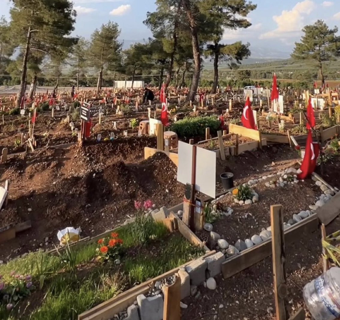 En çok sizin Anneler gününüz kutlu olsun.. ❤️‍🩹