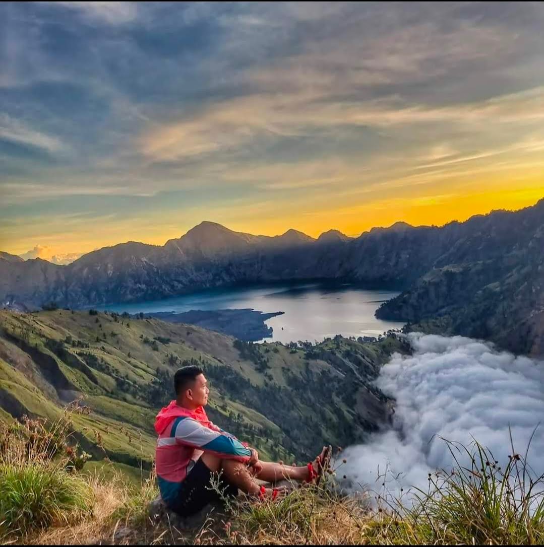 Kedewasaan bukan dilihat dari usia,tapi dilihat dari sikap,tindakan & tingkah laku.