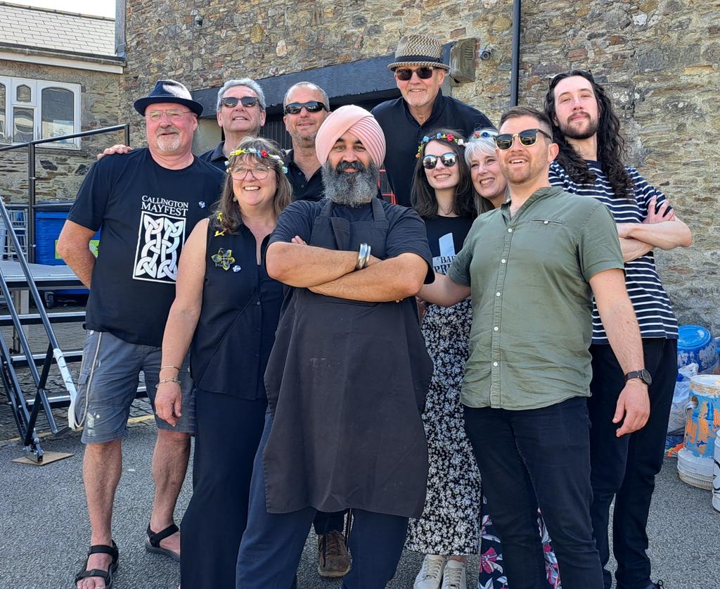 PlymouthChaz's tweet photo. Got to meet and hear the legends Barretts Privateers in #Callington today  @ILoveCornwallUK @OneCallington #RT https://t.co/l8ehMfdfiU