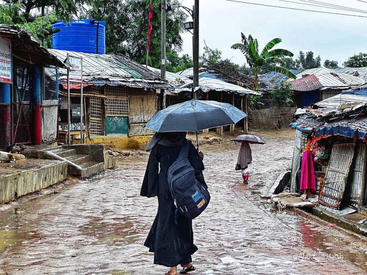 Abdulla_AH7's tweet image. 1/2

#CycloneMochaUpdate 

Rohingya volunteers (CPP) are on the ground to aware people and support in the camp. 

#Rohingyarefugeecamp #rohingyalife #documentary