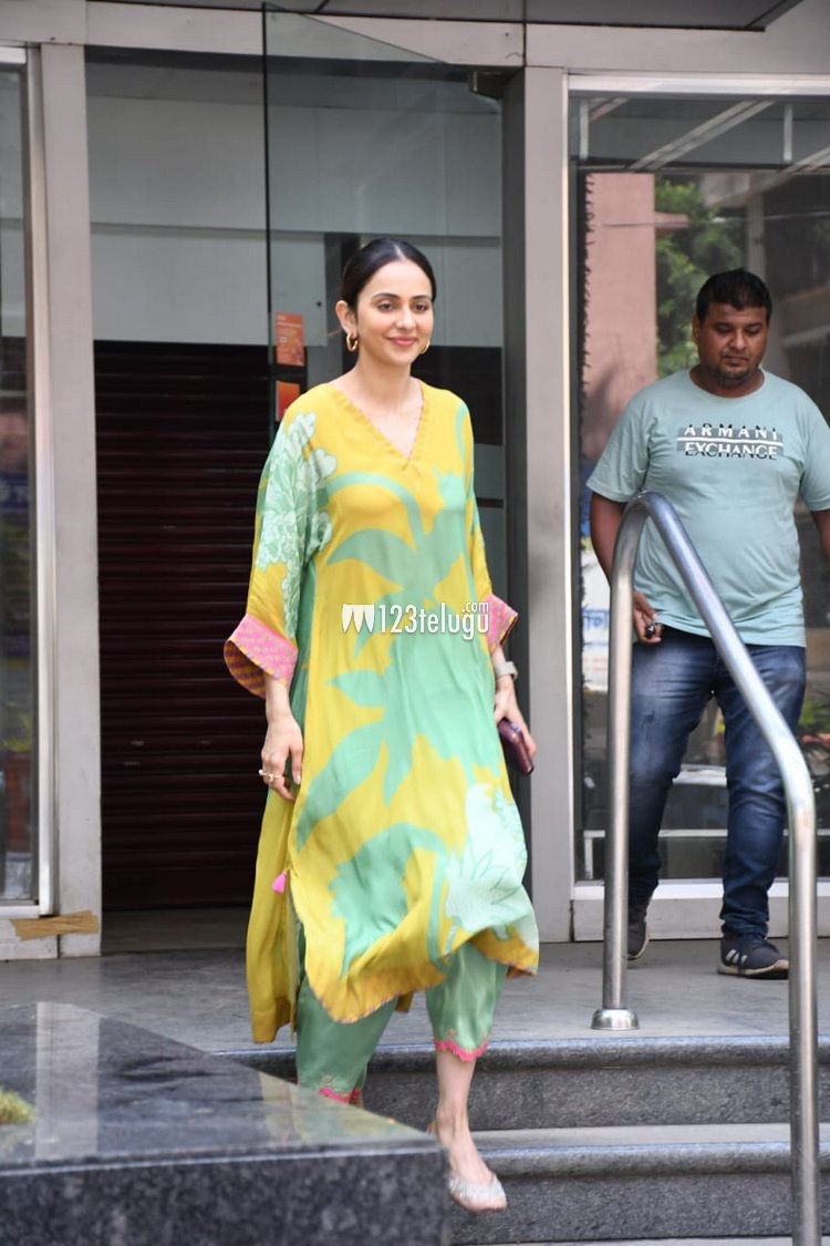 123telugu's tweet photo. Latest Photos : #RakulPreetSingh

https://t.co/Ihq715Rhrg

#123telugu https://t.co/qqEY454YTu