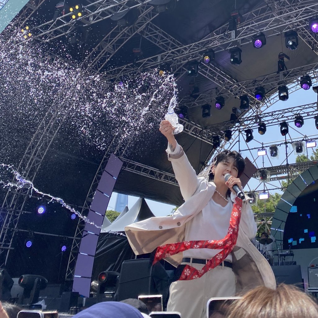 나 진짜 중간에 너무 힘들어서 털썩 쓰러질뻔했는데 터치드샘이 물뿌려줘서 정신차림