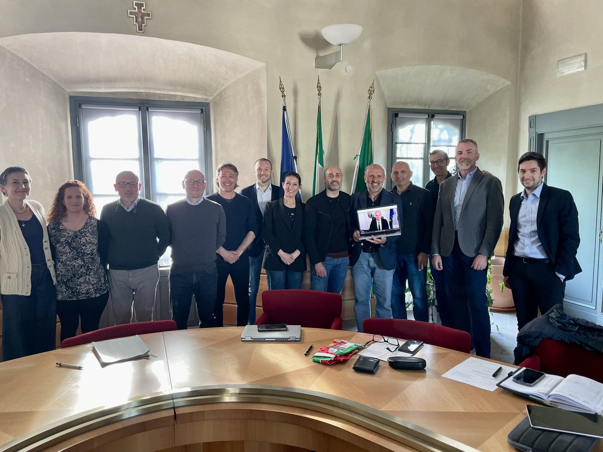 L’Agenzia cambia lo Statuto adeguandolo per ottenere il riconoscimento giuridico da parte di <a href="/RegLombardia/">Regione Lombardia</a> approva il bilancio ed elegge il nuovo Consiglio, viene confermato alla presidenza @MarzioMarzorati