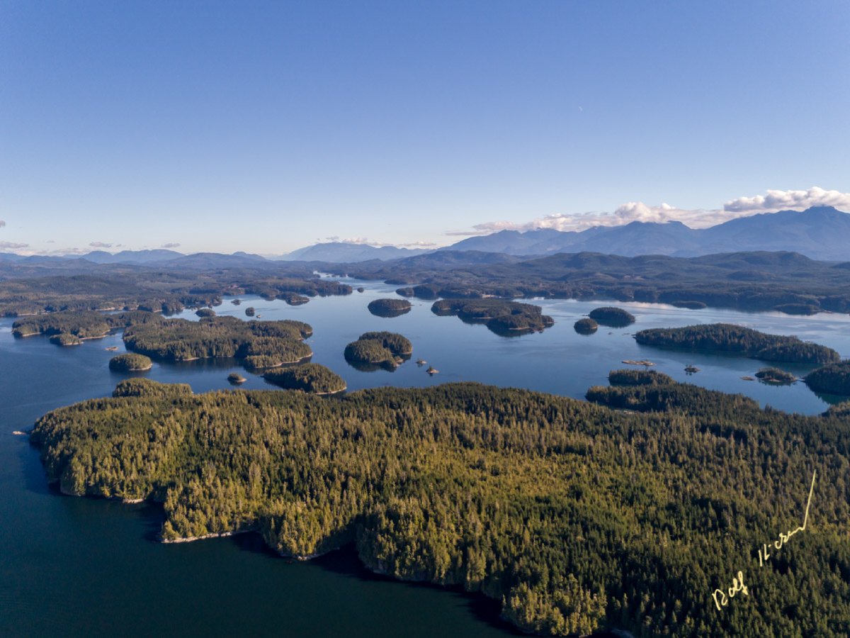 rolfhickerphoto's tweet photo. Aerial photo overlooking the beautiful Broughton Archipelago, off Northern Vancouver Island, and Traditional Territories of the Kwakwa̱ka̱ʼwakw People, British Columbia, Canada.
📸 Rolf Hicker Photography
https://t.co/hOkELb5syd
#phototours #tourseason #bookbow #photography https://t.co/Ry0TsHlbwI
