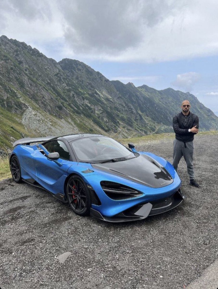 DrRed_2212's tweet image. Andrew Tate waking Up next to a bugati #money #bugati #car
