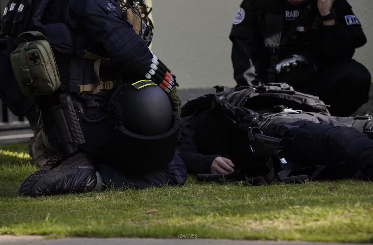 GupAX_V_'s tweet photo. Anyone need a replica of the Comoditex/Seyntex GIGN suit?  
The version used by the real GIGN is not the version of AGIGN, and the two versions are very different directly. 

I'm remaking  it, please DM #EURLE2023 https://t.co/00QHywW3F2