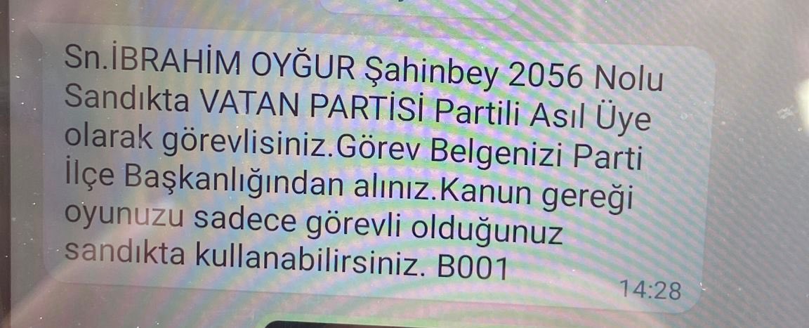 RusenTakva's tweet photo. Seçimlerle ilgili ilk usulsüzlük ihbarları gelmeye başladı.

Gaziantep'in Şahinbey Mahallesi'nde bulunan Kazım Karabekir İlkokulu'nda çoğunluğu Yeşil Sol Parti seçmeni olan 55 seçmenin, Vatan Partisi adına başka bölgelerde sandık kurulu üyesi gösterilmesi gerekçesiyle kayıtlı oldukları sandıkta oy kullanmalarına izin verilmedi.
