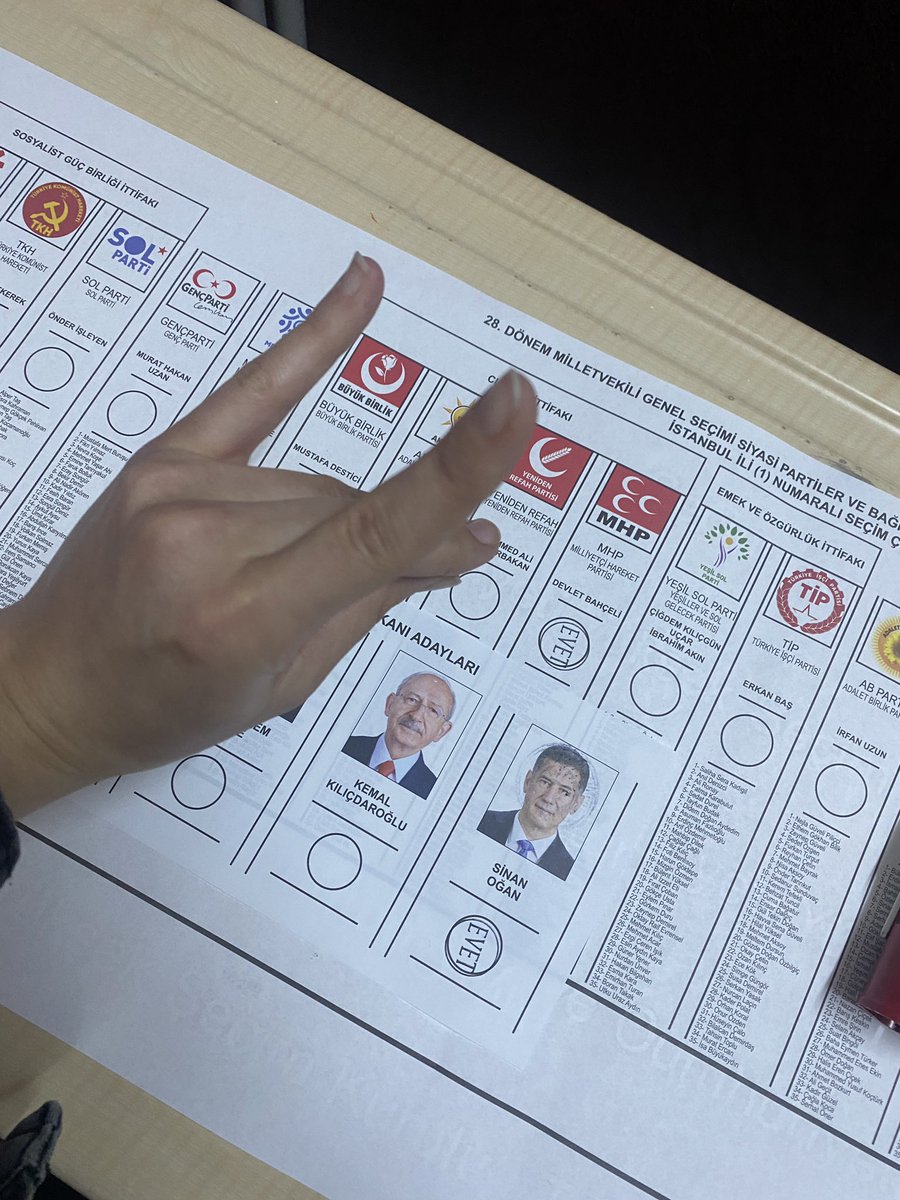 O kadar çok oy geliyor ki barajlar doldu, taştı. Tekli atamam yoksa sabaha kadar bitmez.