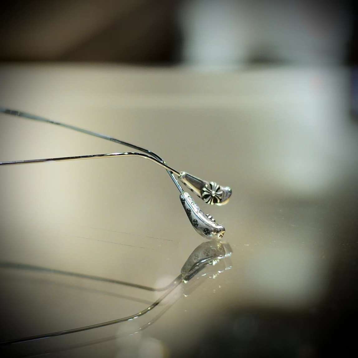 ReddotOpticAndy's tweet photo. 【 + Chrome Hearts + 】

++ Bone Prone IV ++ BK/SS 再度返貨

https://t.co/U5oZ3u2MT1

紅點光學 Reddot Optic 

上環店：信德中心商場 2/F shop250  
電話：25476388

銅鑼灣店：軒尼詩 道500號希慎廣場4樓418-419號鋪 whatsapp : 67365452

旺角店：洗衣街88號碧薈地下A舖 whatsapp :55457267 https://t.co/Vo1SGHx3DG